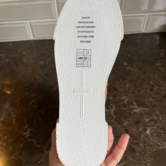 Dolce Vita boot shoe. Never been worn. Size 7.5 Chestnut suede - Picture 5 of 5